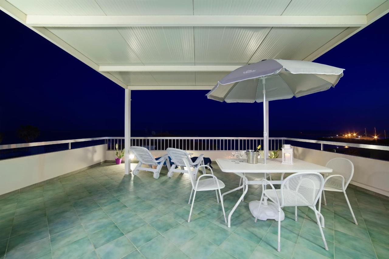 Archimede, Appartamento Con Vista In Centro A Marina Di Ragusa Exteriér fotografie
