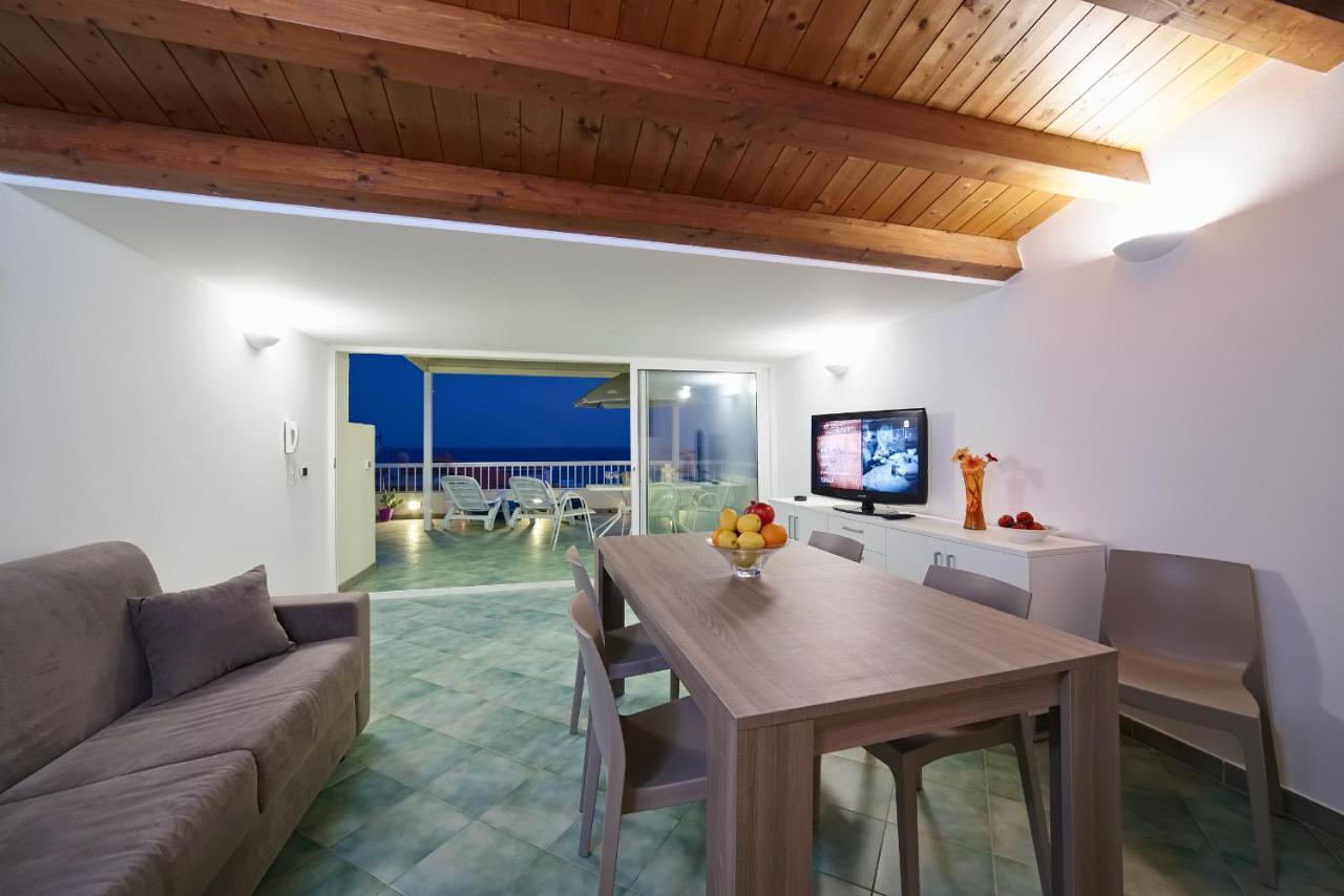 Archimede, Appartamento Con Vista In Centro A Marina Di Ragusa Exteriér fotografie