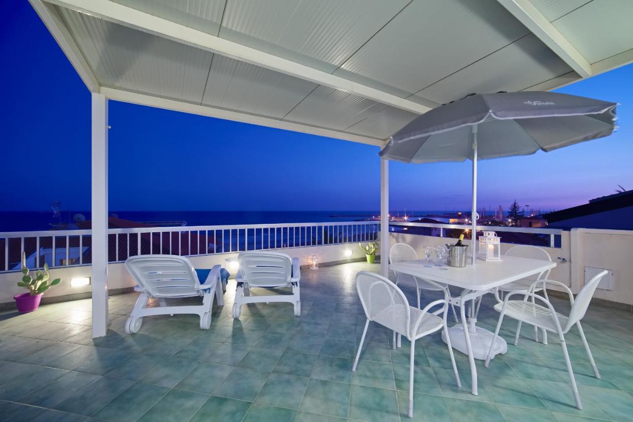 Archimede, Appartamento Con Vista In Centro A Marina Di Ragusa Exteriér fotografie